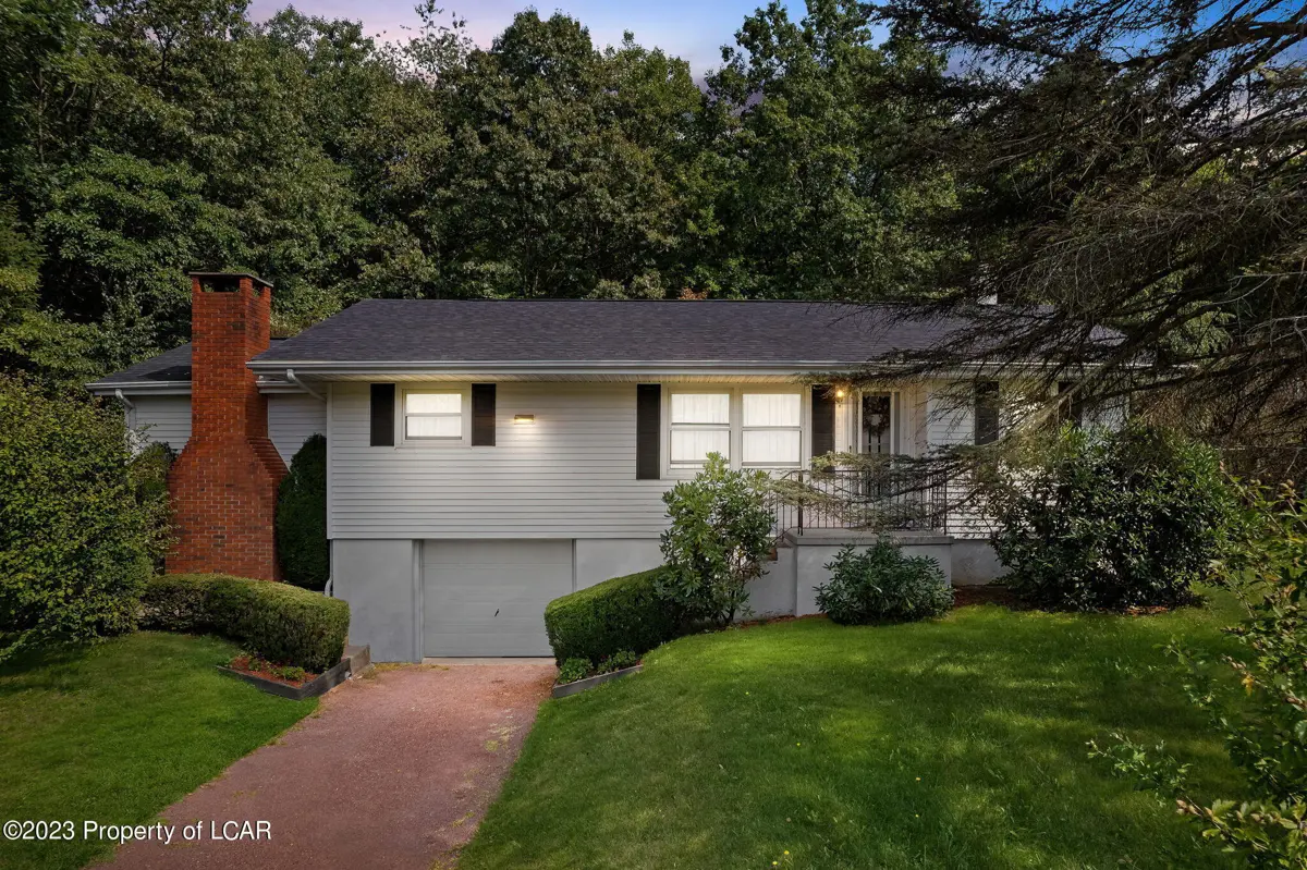 550 Woodlawn Avenue, Mountain Top in Mountain Top