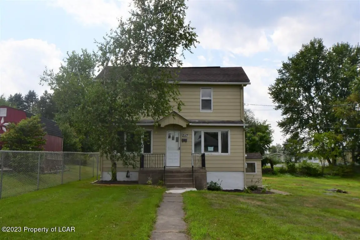 2117 Wood Way, Jenkins Township in Jenkins Township