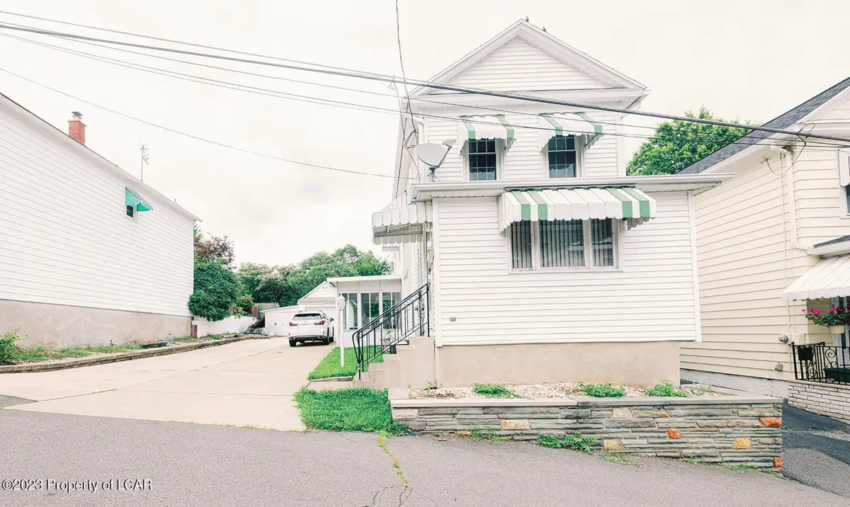 14 Court Street, Hanover Township in Hanover Township