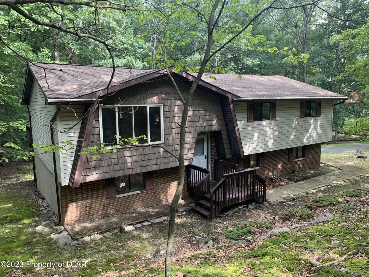 76 Hilltop Circle, East Stroudsburg in East Stroudsburg
