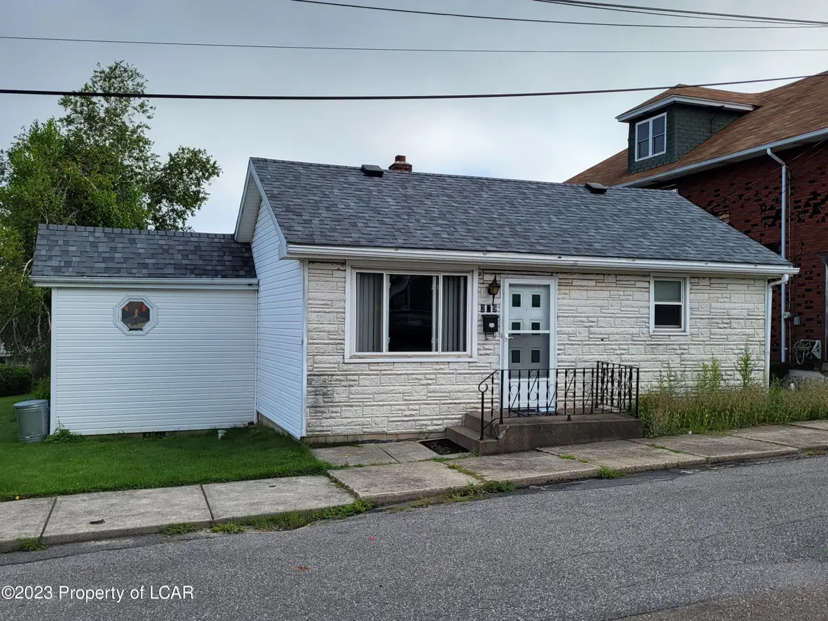 209 E Washington Street, McAdoo in McAdoo