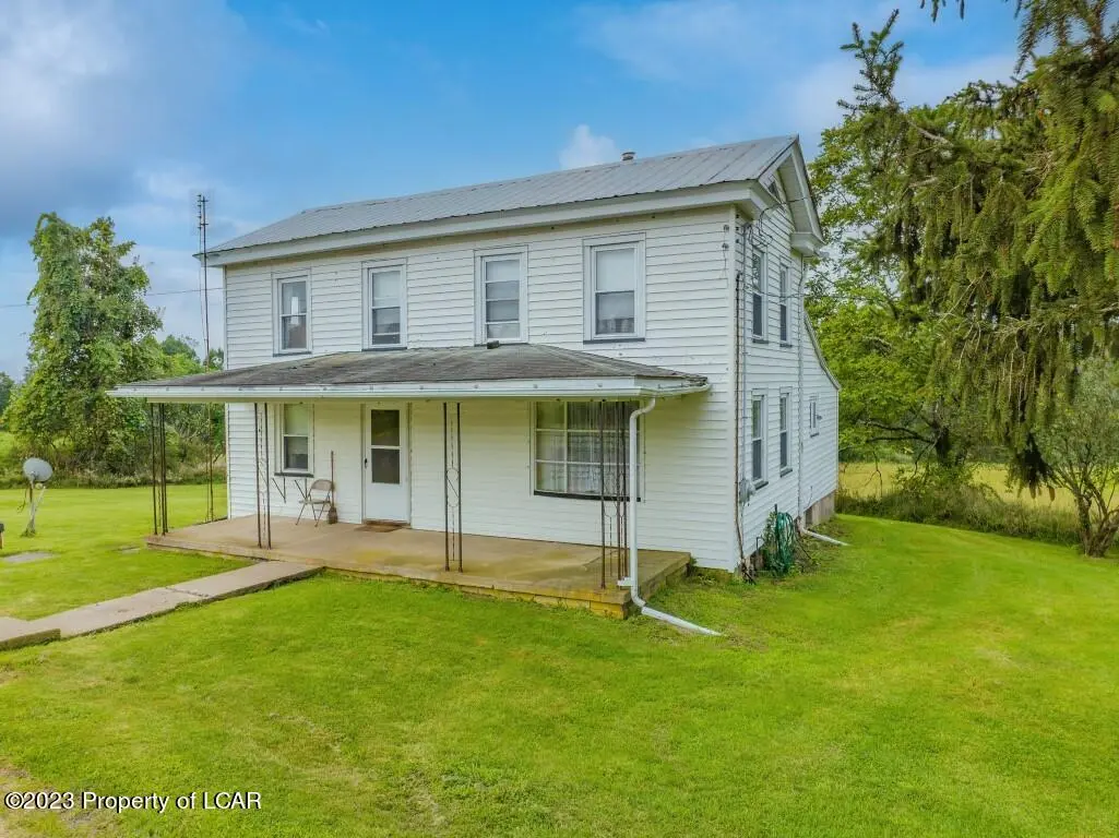253 Old County Road, Benton in Benton
