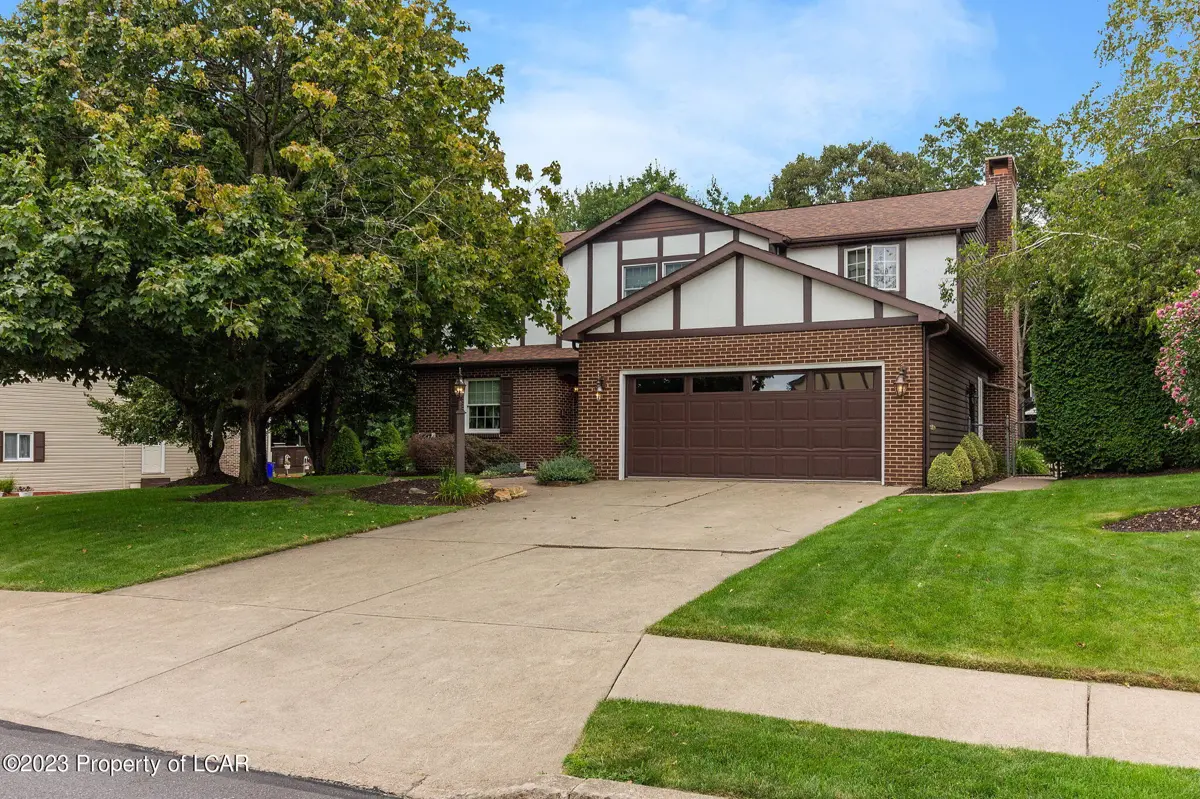 1529 Terrace Boulevard, Hazleton in Hazleton