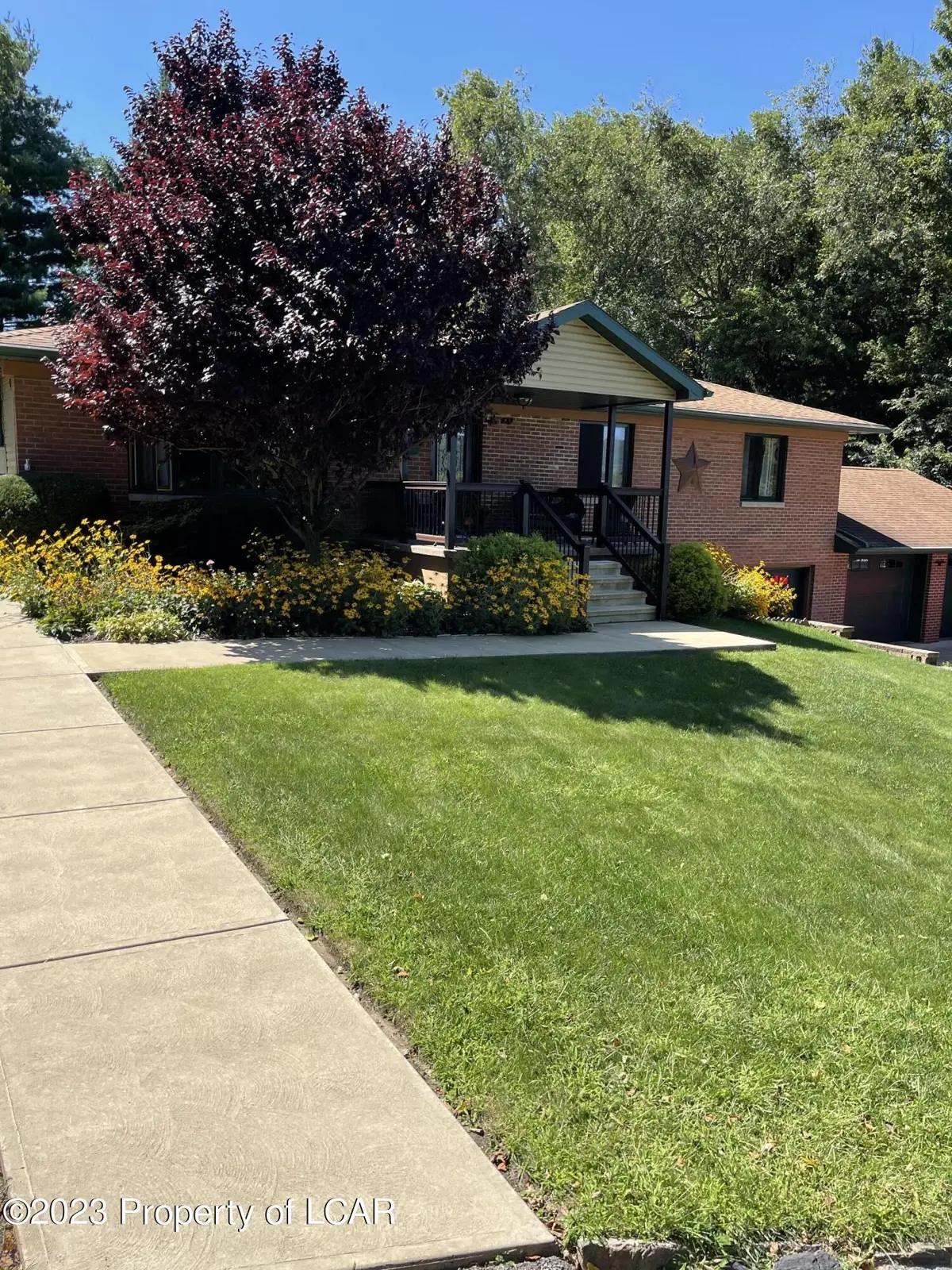 506 Stark Street, Moosic in Moosic