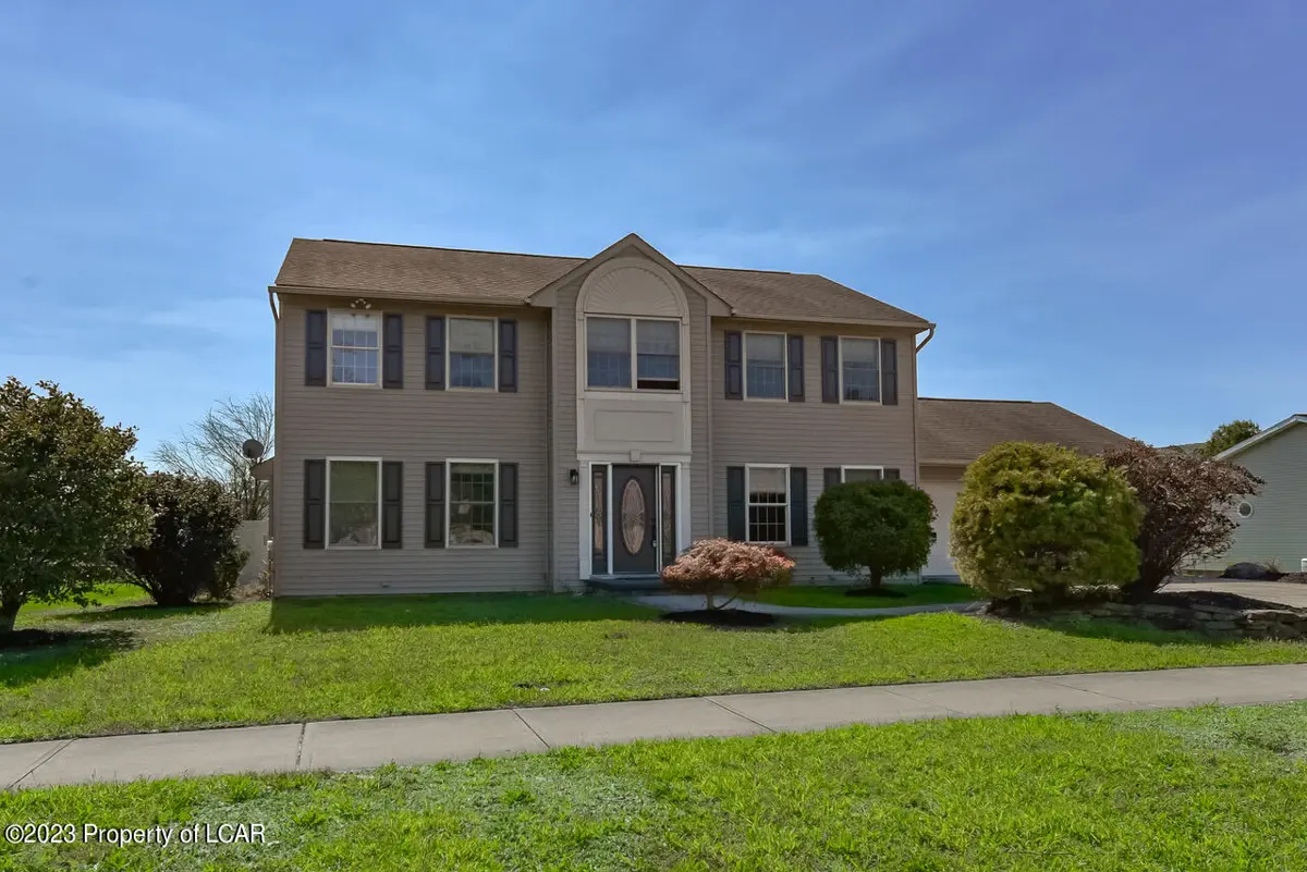 1009 Ledgeview Drive, West Pittston in West Pittston