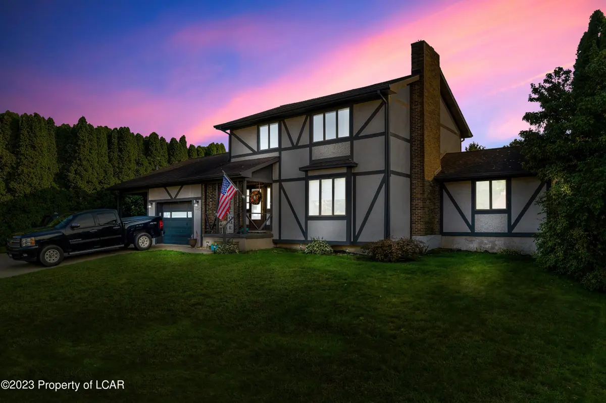 122 Leslie Lane, Hughestown - 3 bed - 3 bath - 2,753 SF