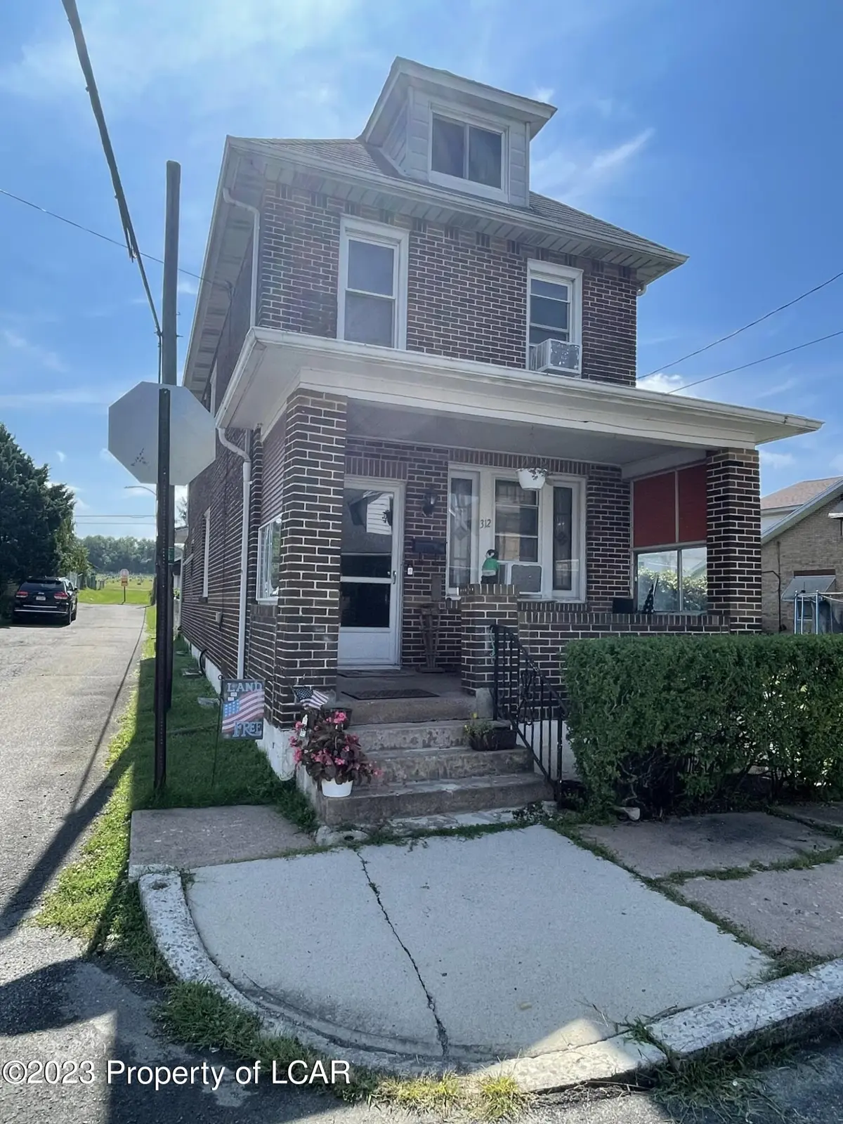 312 E Blaine Street, McAdoo in McAdoo