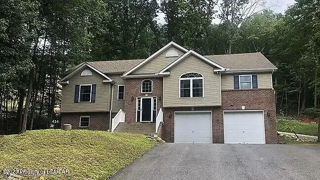 414 Tuscarora Drive, Hazleton in Hazleton