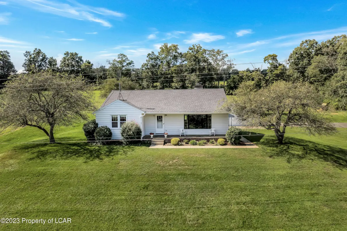 511 Follies Road, Jackson Township in Jackson Township