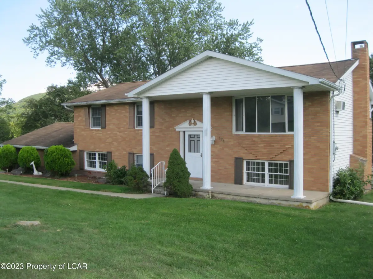 174 E Meadow Street, Jackson Township in Jackson Township