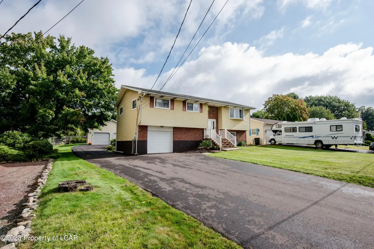 62 Kirby Avenue, Mountain Top in Mountain Top