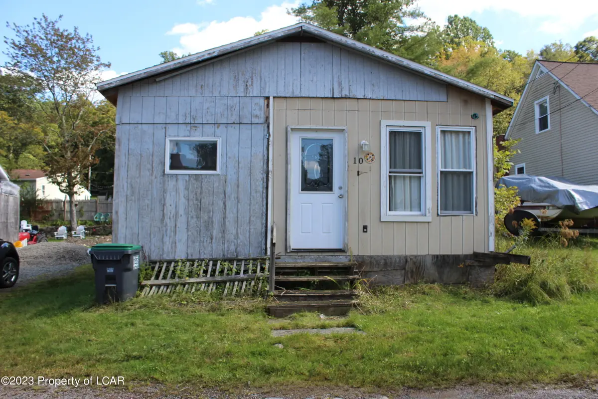 222(10) Noble Street, Harveys Lake in Harveys Lake