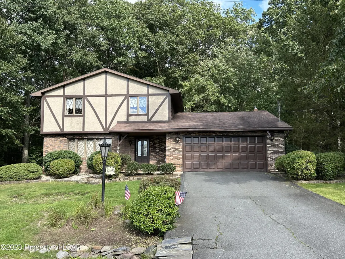 86 Congress Drive, Mountain Top in Mountain Top