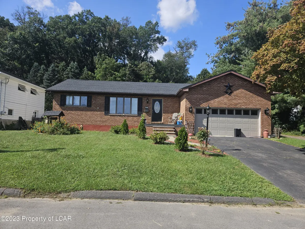 821 Beverly Drive, Plymouth in Plymouth