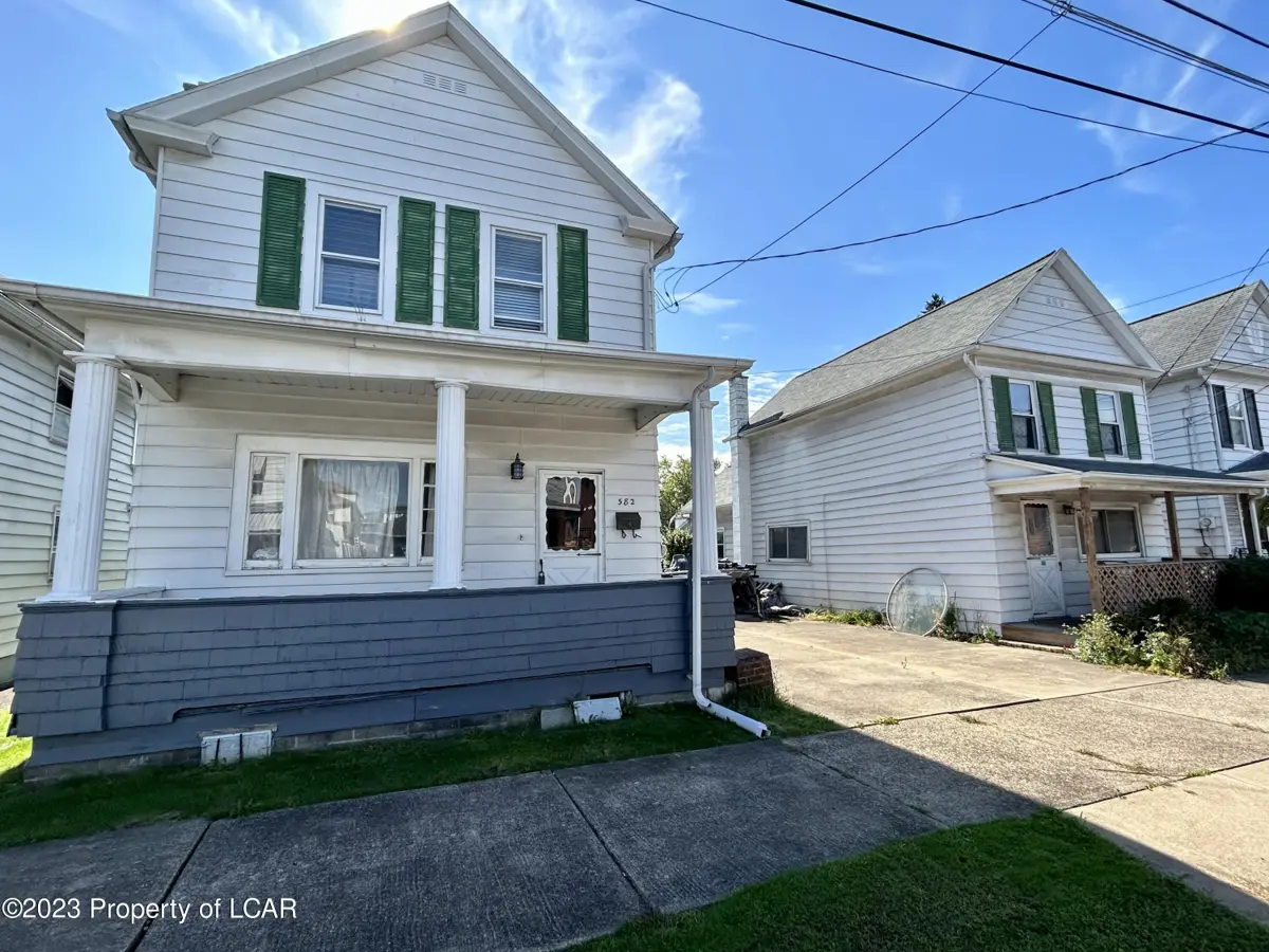 582 Shawnee Street, Hanover Township in Hanover Township