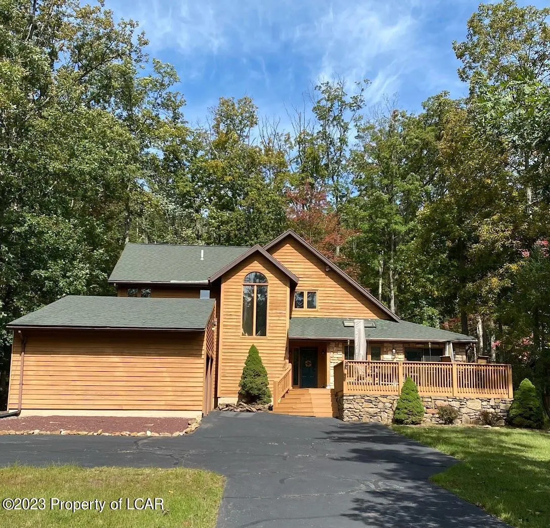 309 W . Lake Valley Dr, Hazleton in Hazleton