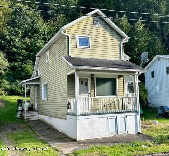 9 Creek Street, Mocanaqua in Mocanaqua