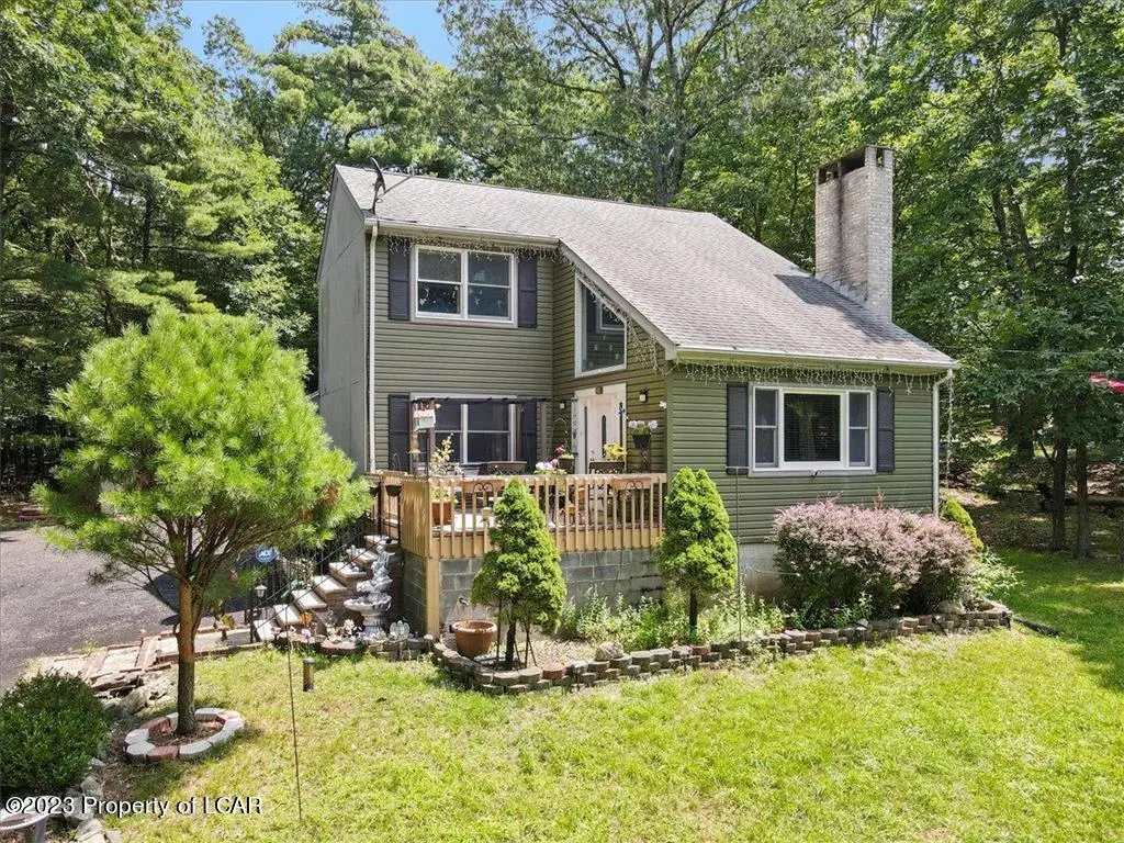 2059 Forest Lake Drive, East Stroudsburg in East Stroudsburg