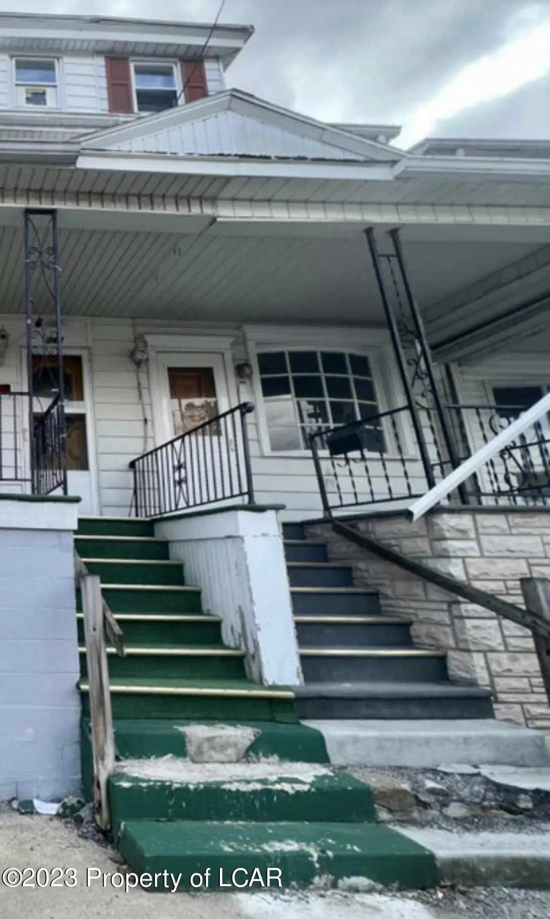 242 E Center Street, Mount Carmel in Mount Carmel