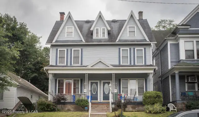 818-820 Monroe Avenue, Scranton in Scranton
