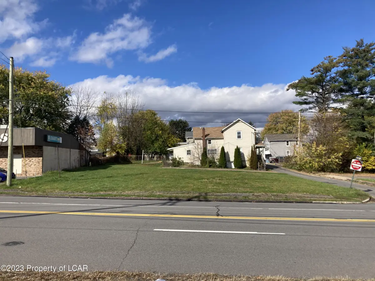 65 Schoolhouse Lane, Wilkes-Barre in Wilkes-Barre