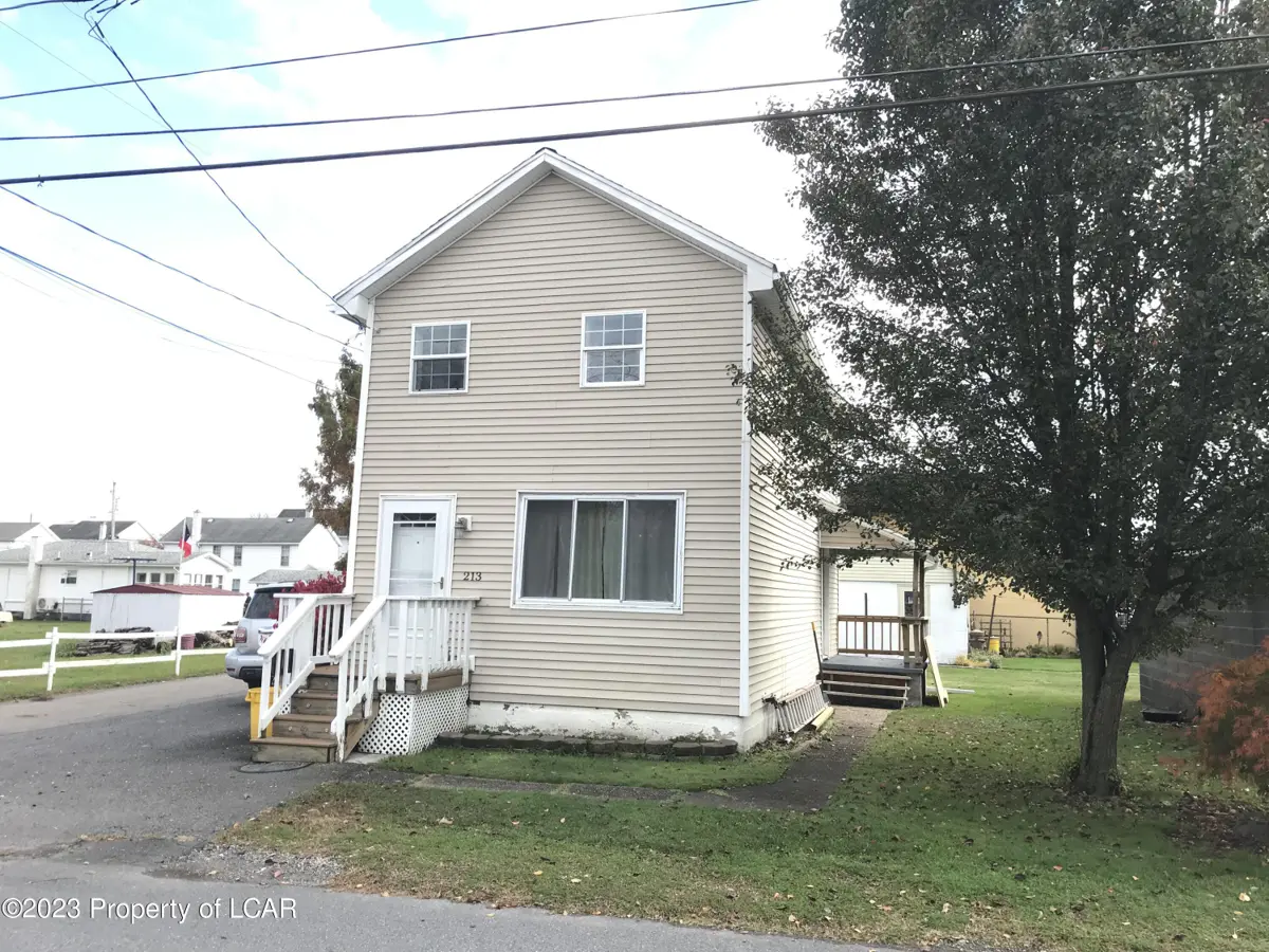 213 Cedar Street, Exeter in Exeter