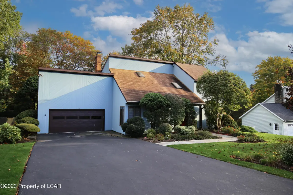10 Glen Riddle Lane, Dallas in Dallas