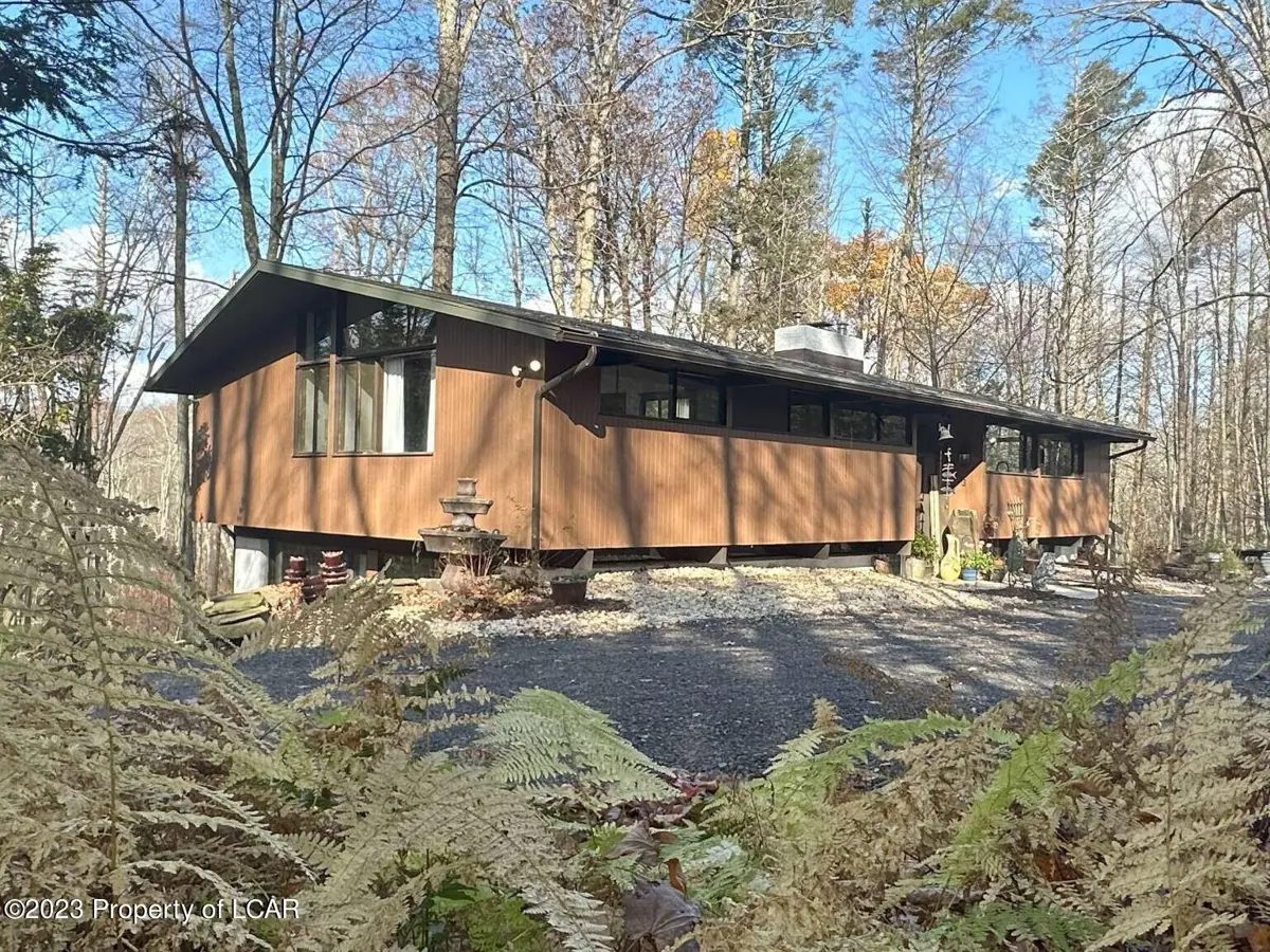 3 Glendalough Road, Dallas Township in Dallas Township