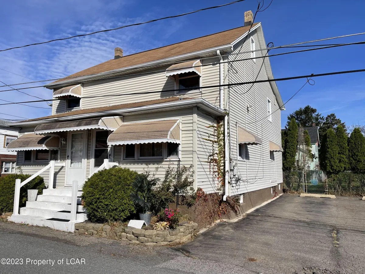 672 Meade Court, Hazleton in Hazleton
