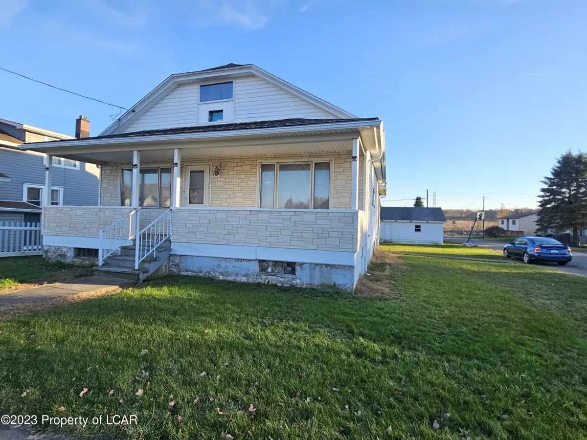 28 W Oak Street, Tresckow in Tresckow
