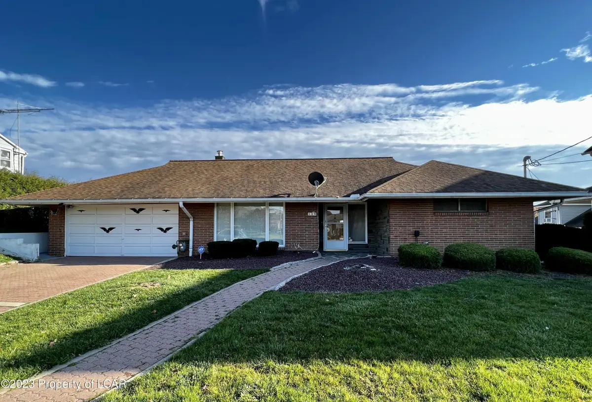 540 Main Road, Hanover Township in Hanover Township