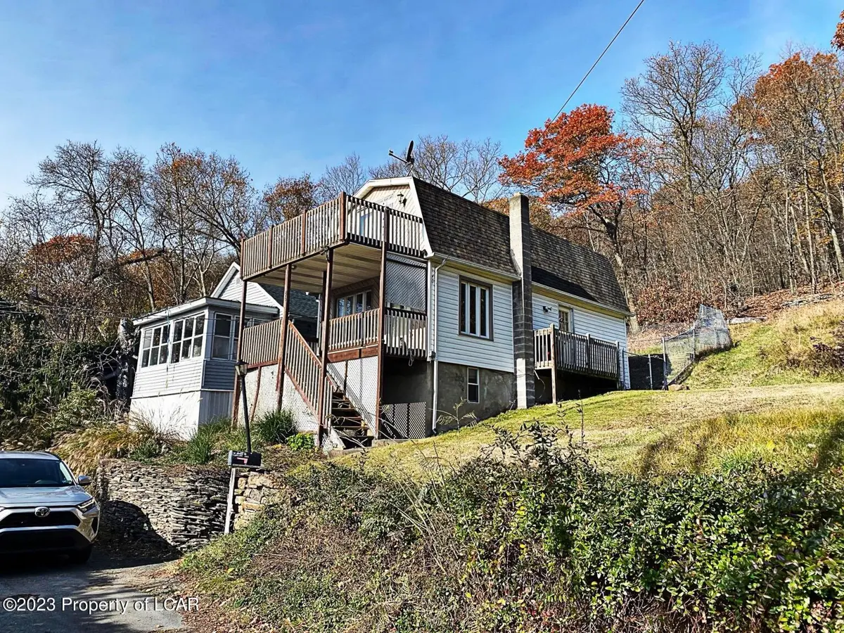 86 George Street, West Nanticoke in West Nanticoke