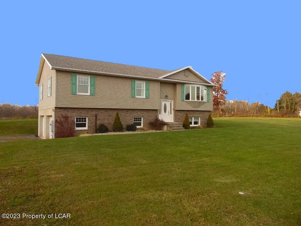 279 Marvin Road, Shickshinny in Shickshinny