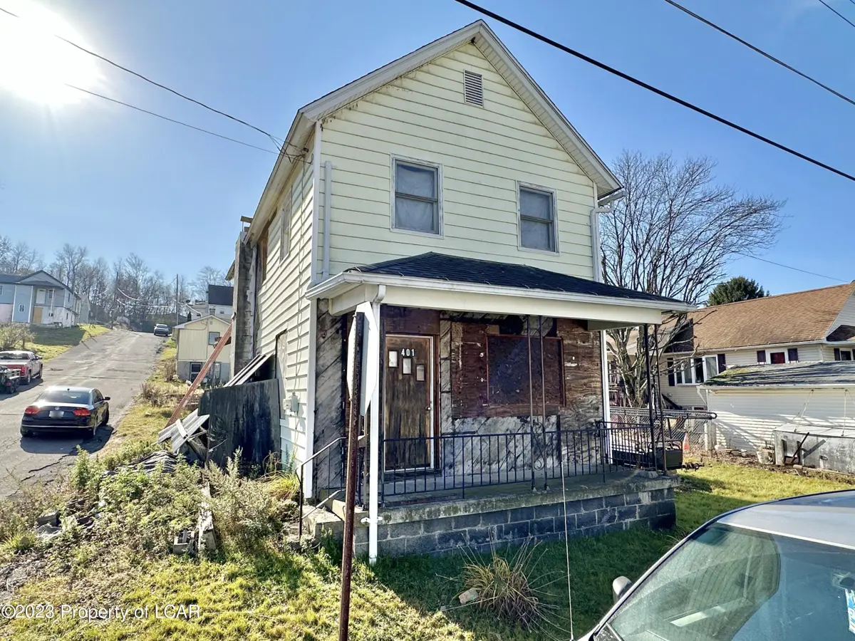 401 McLean Street, Dupont in Dupont