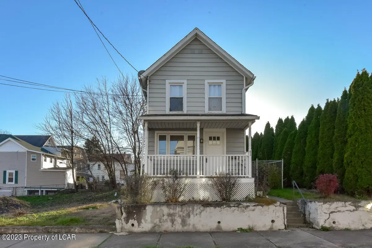 41 E Chestnut Street, Wilkes-Barre in Wilkes-Barre
