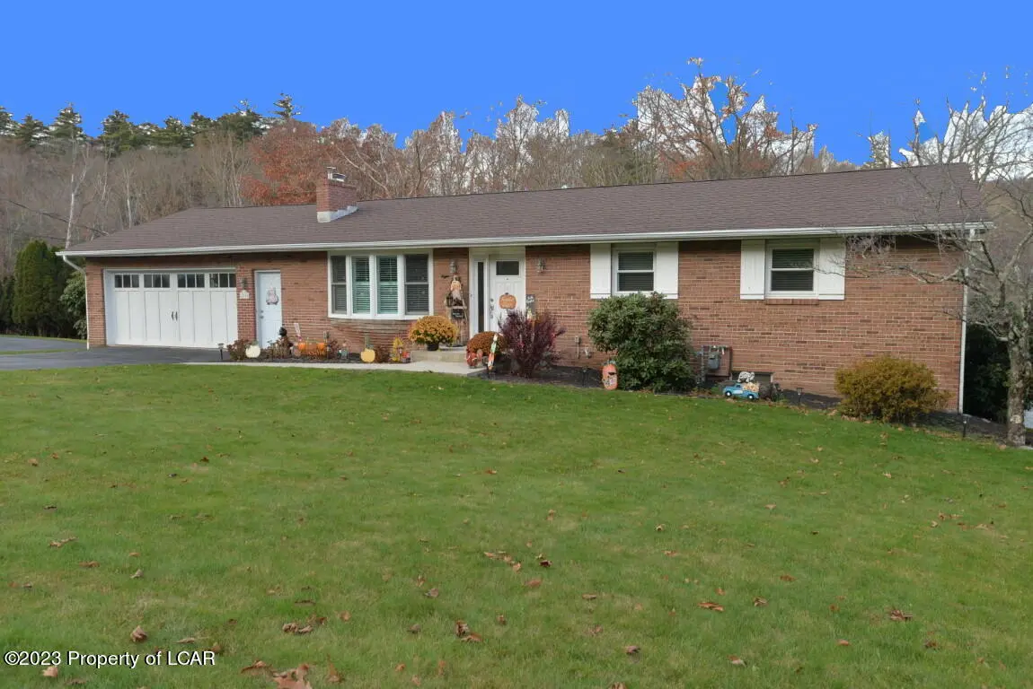 830 Park Avenue, Shavertown in Shavertown