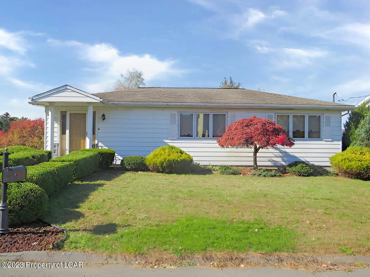 20 Highland Drive, Hanover Township in Hanover Township