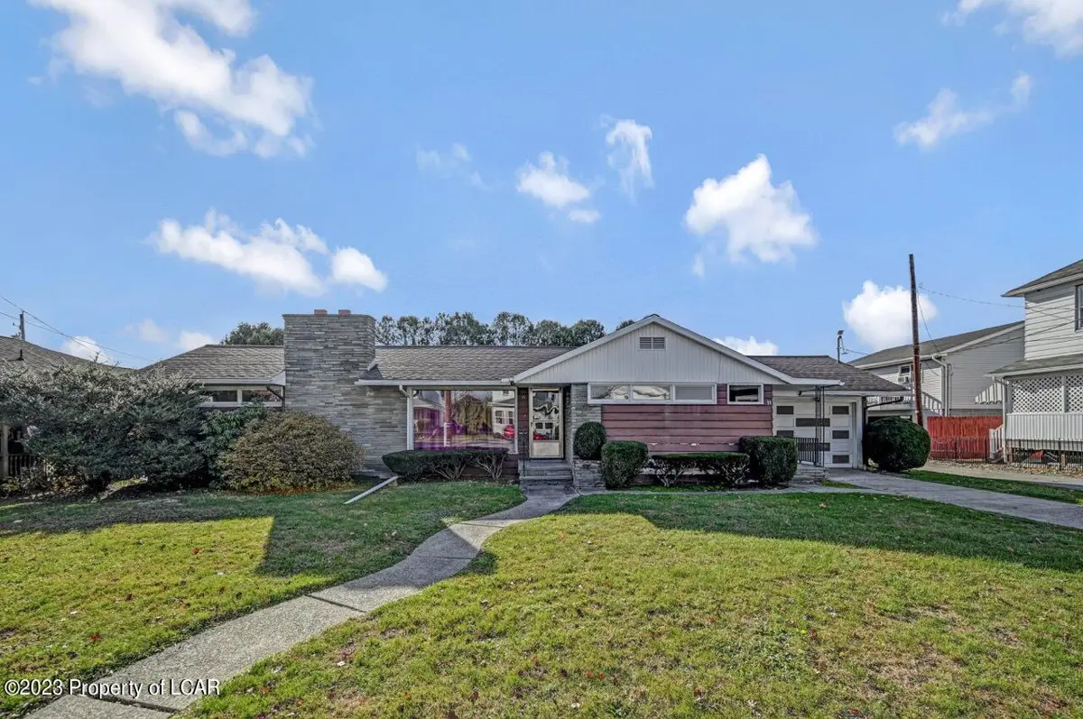 11 Schooley Avenue, Exeter in Exeter