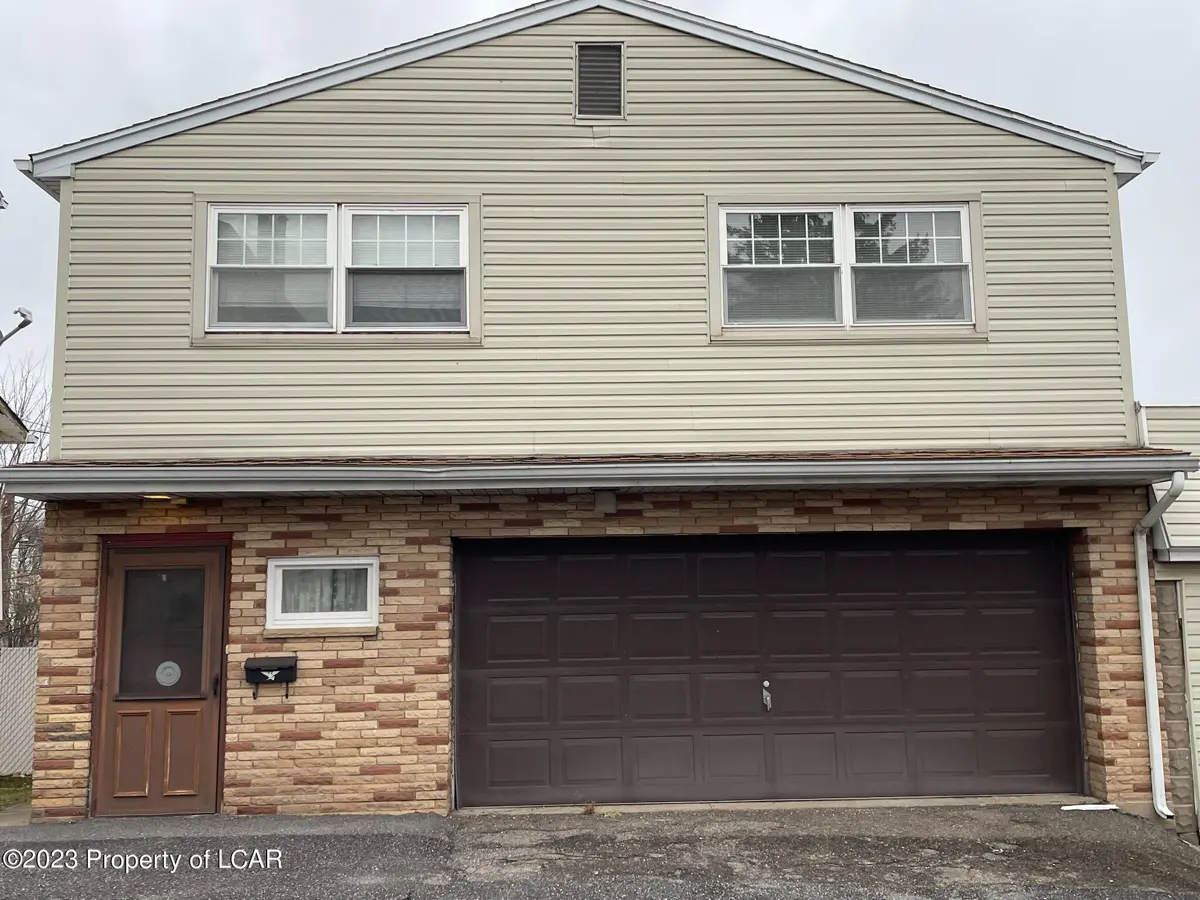 615 Meade Court, Hazleton in Hazleton