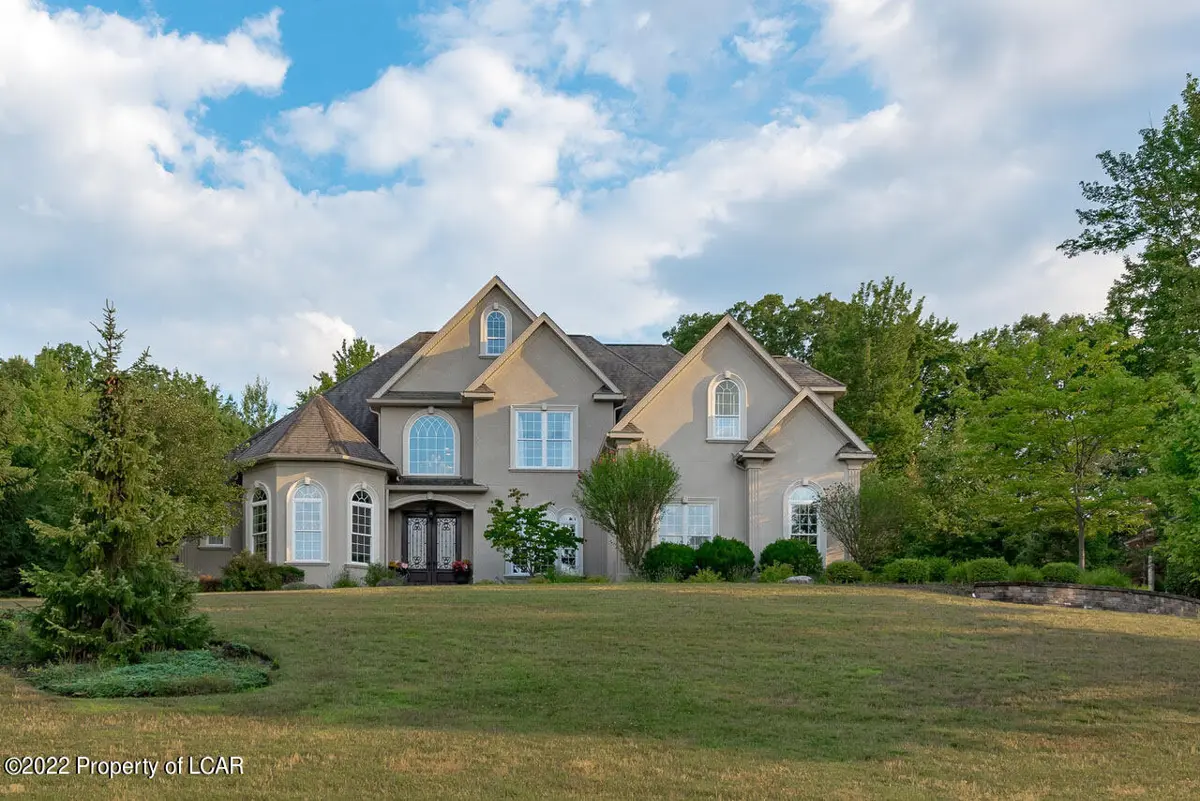 17 Kipling Drive, Moosic in Moosic