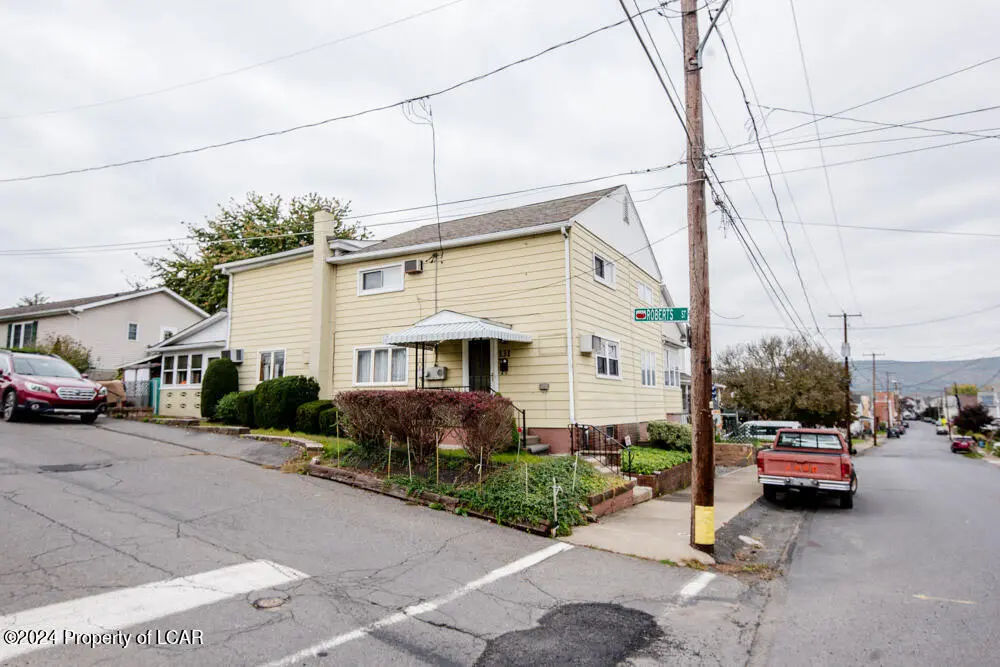 129 E Columbus Avenue, Pittston in Pittston