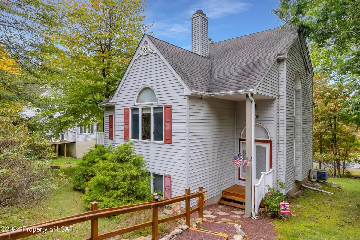 25 Rockspring Court, Lake Harmony in Lake Harmony