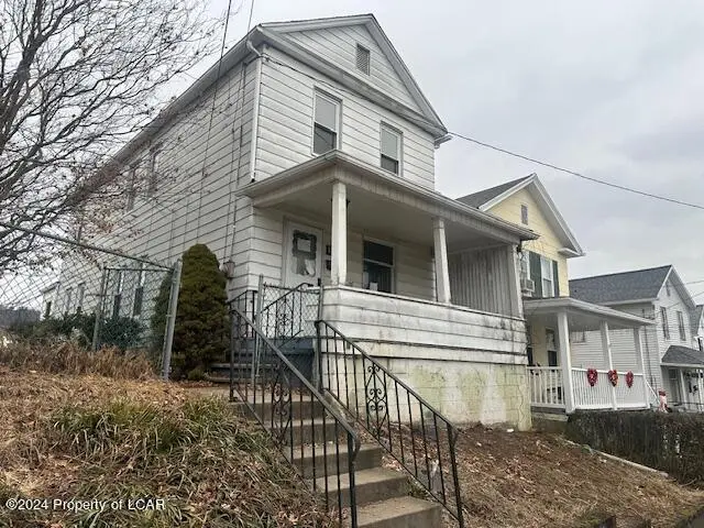 25 E 1st Street, Plymouth in Plymouth