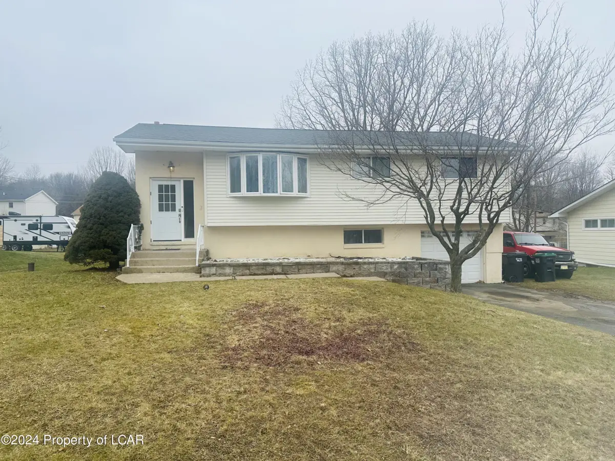 122 Bent Pine Trail, Hazle Township in Hazle Township