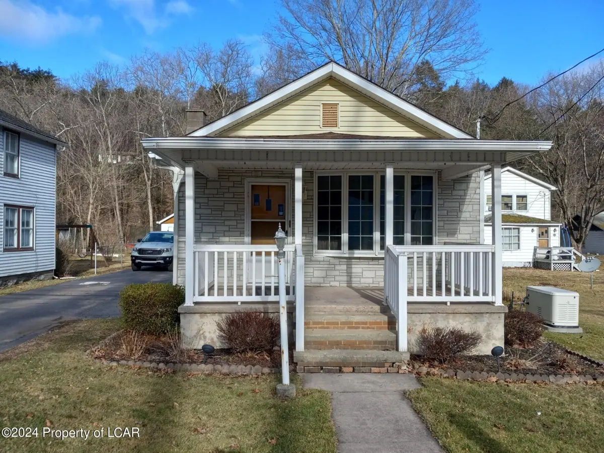 555 Main Road, Hunlock Creek in Hunlock Creek