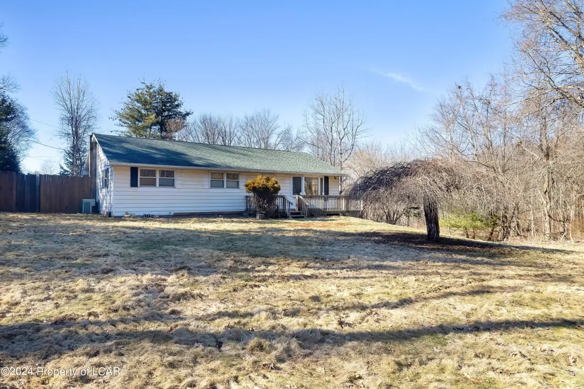 107 Pine Ridge Road, Centermoreland in Centermoreland
