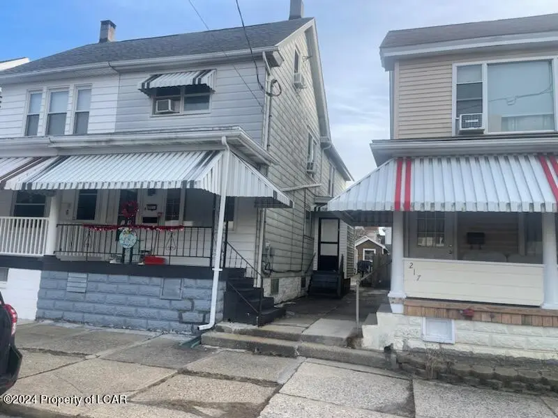 221 E Hazard Street, Summit Hill in Summit Hill