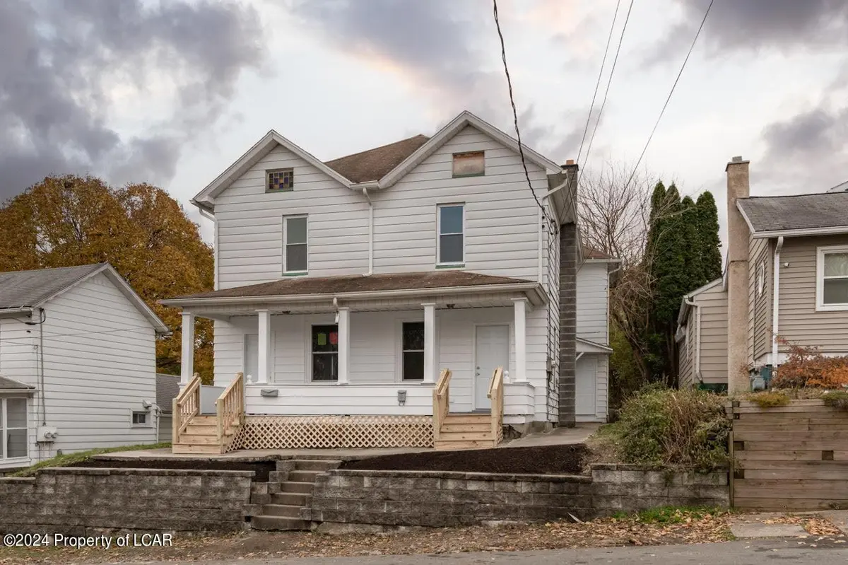 51-53 E Oak Street, Pittston in Pittston