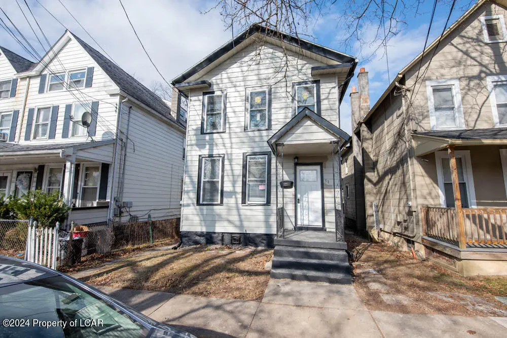 51 Davis Place, Wilkes-Barre in Wilkes-Barre