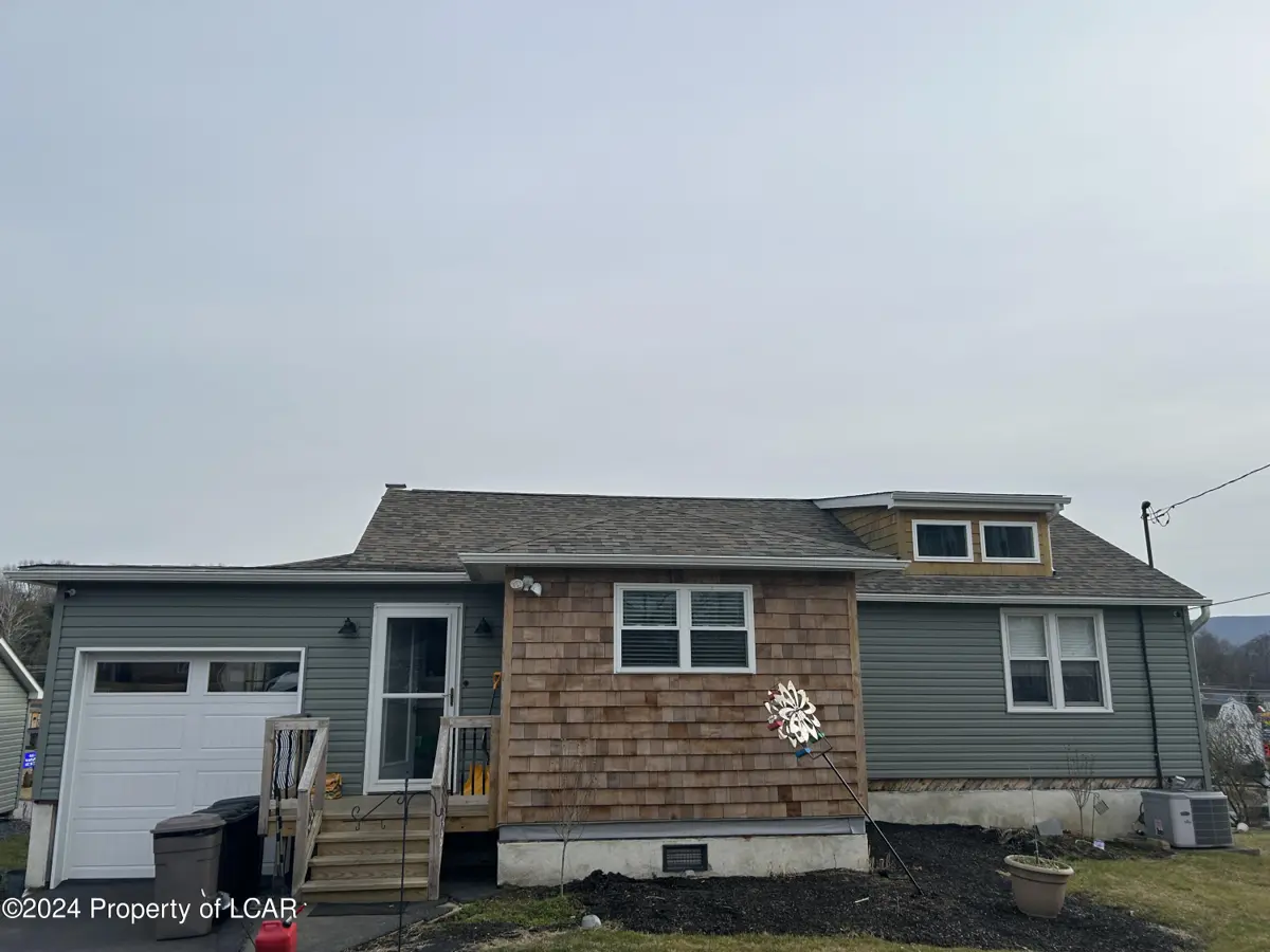 518 Main Road, Hanover Township in Hanover Township